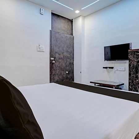 Hotel O White Palace Hotel Раджкот Екстер'єр фото